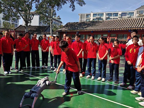 天弘优配 东城天坛地区“全国科普月”活动举行 探索家校社协同共育模式